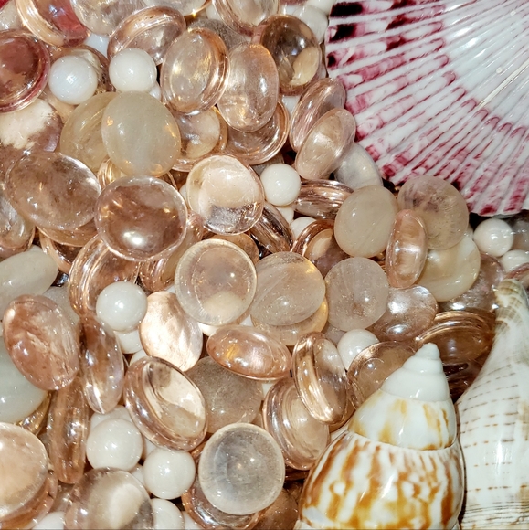 1qt Glass Pearls, Pink Irredescent Glass & Pink Cabachons, 4 shells🐚(3lbs 13oz) - Picture 3 of 6